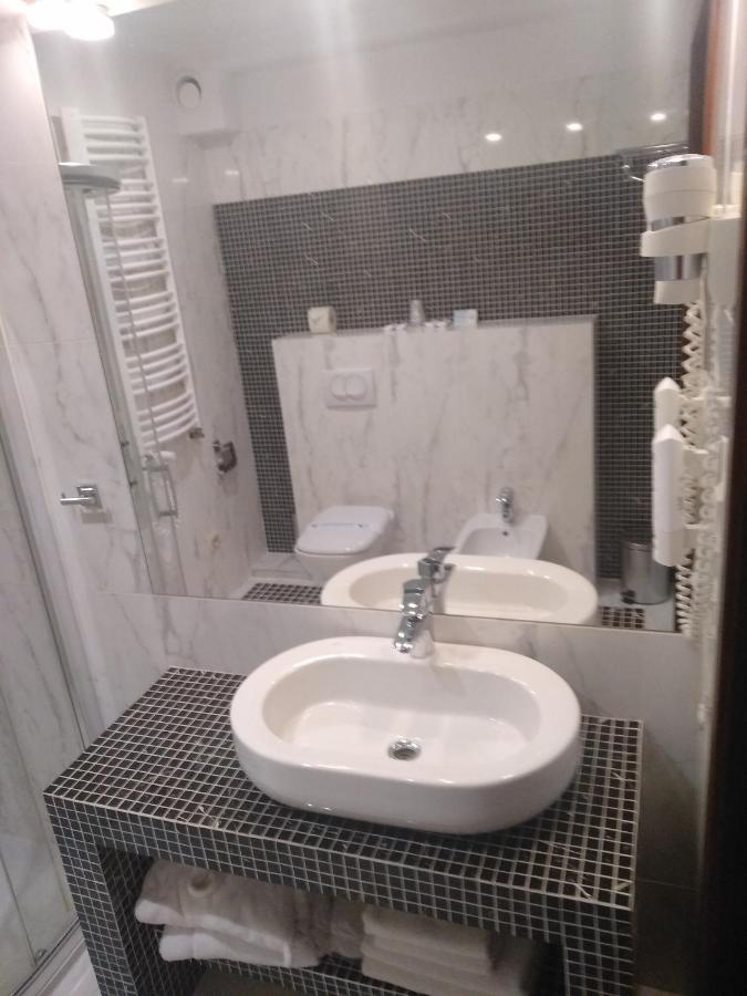 Hotel Prezydencki 4-Star Ряшів Екстер'єр фото